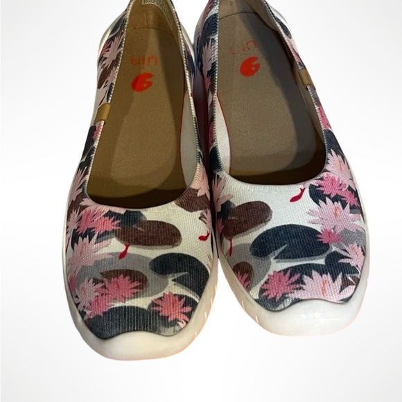 UIN Women's Floral Slip-On Shoes - Pink and Gray - Picture 1 of 3